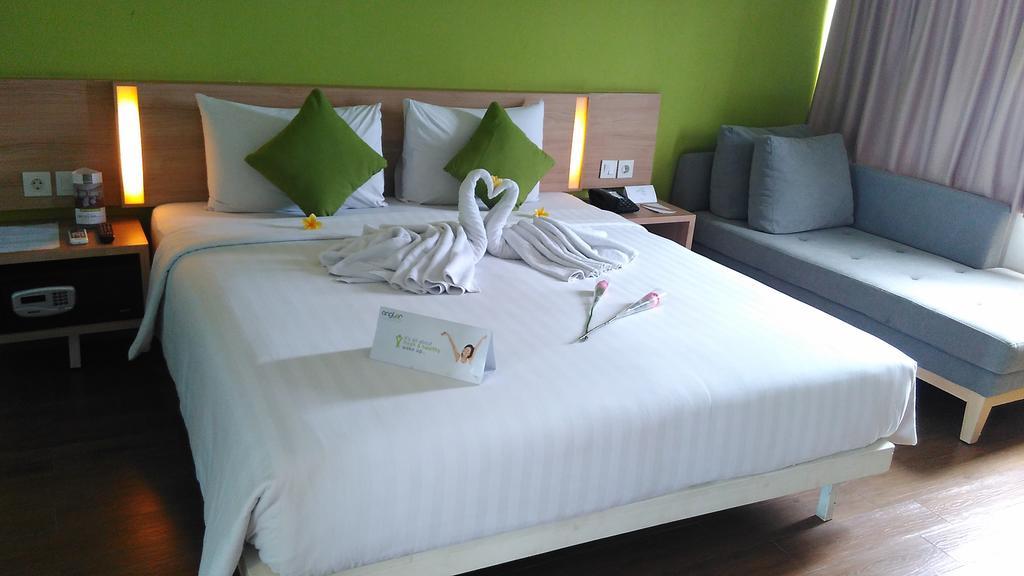 Whiz Prime Hotel Pajajaran Богор Екстериор снимка
